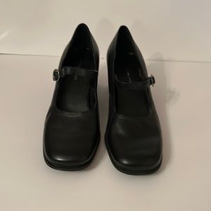 Bandolino Black Mary Jane’s